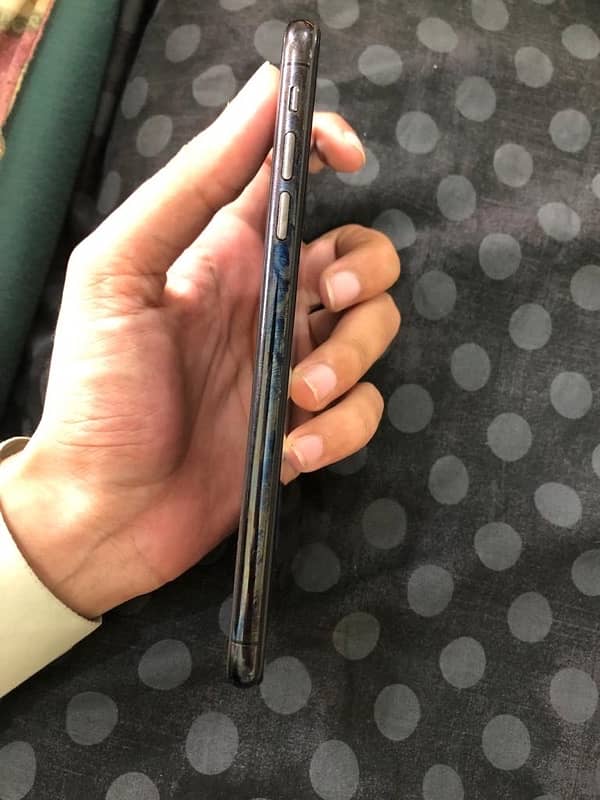 iPhone X 64 gb 4