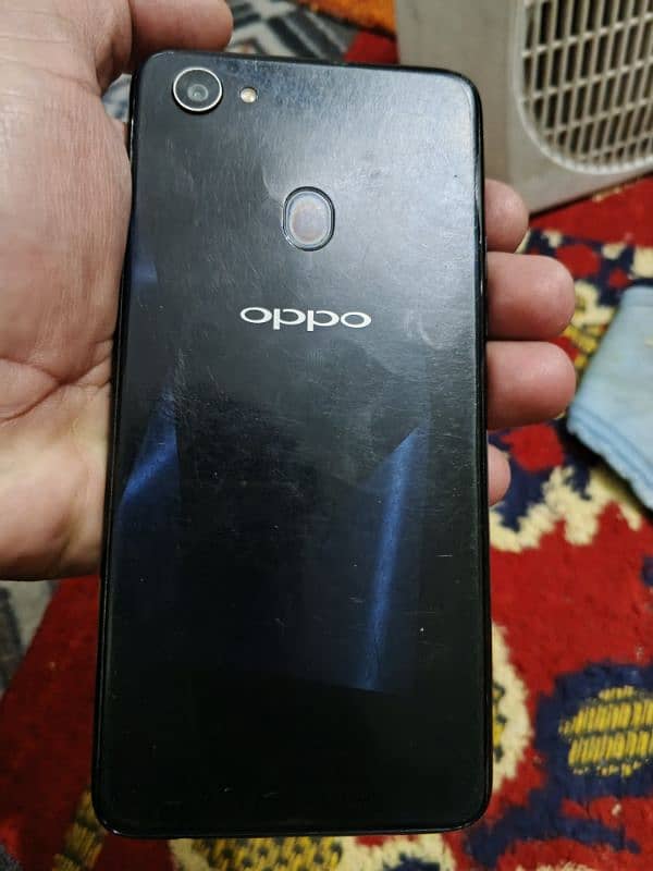 oppo F7 Rm. 4 . GB . 64 2