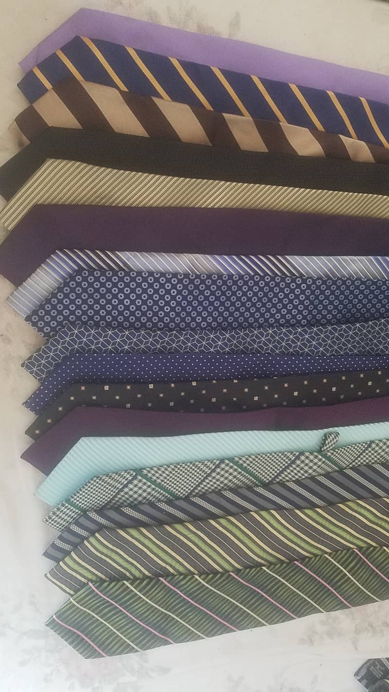 Rs 200 for each tie. Discount on multiple items. O3244833221 0