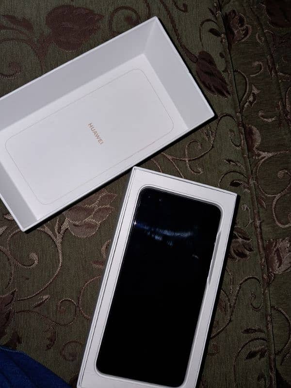 New Condition Huawei P40 for Sale 3