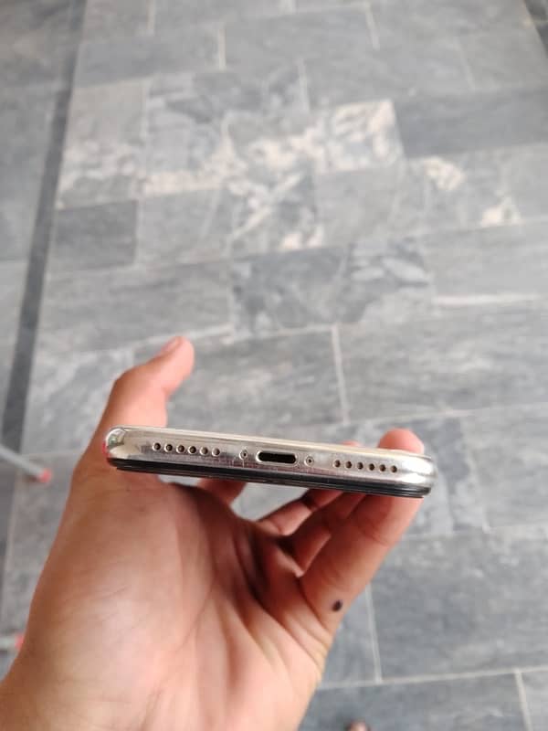 iphone X (256GB) Non PTA 4