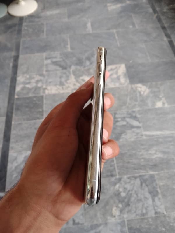 iphone X (256GB) Non PTA 8