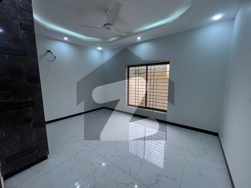 5-Bed Villa for Rent Precinct 6, Bahria Town Karachi 2