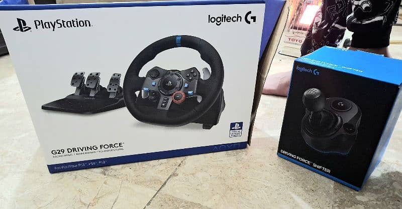 Logitech Steering Wheel G29 with Logitech Shifter 9