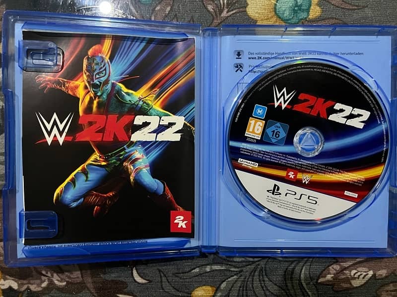 PS5 Discs : Fifa 22 & WWE 2K22 5