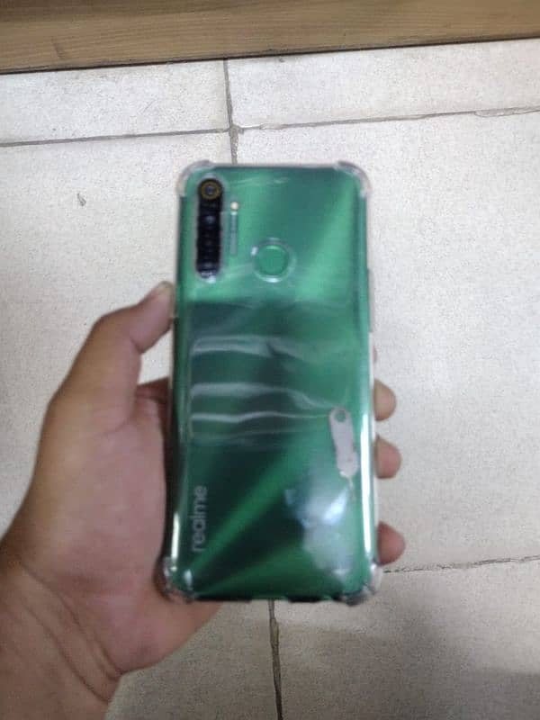 realme 5i 4 64 3