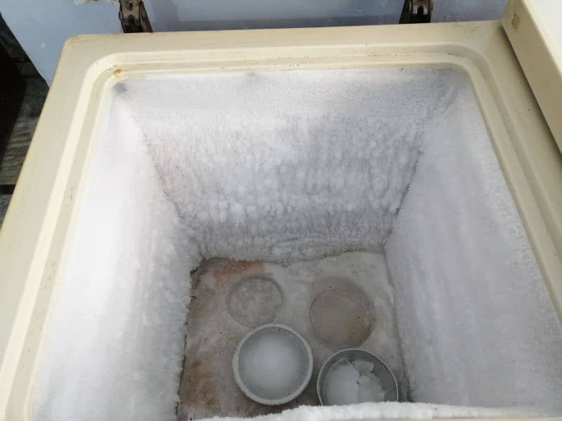 Dawlance Deep Freezer 3