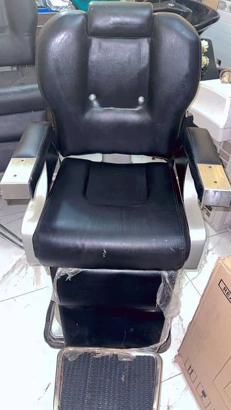 saloon chairs and shampoo unit for sale 2