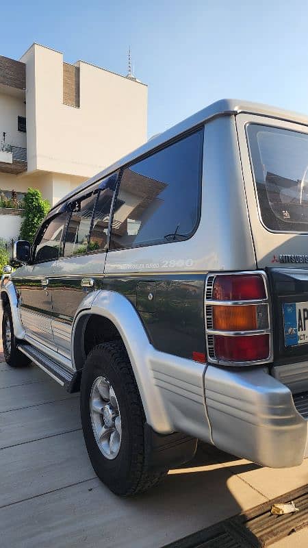 Mitsubishi Pajero 1993 4