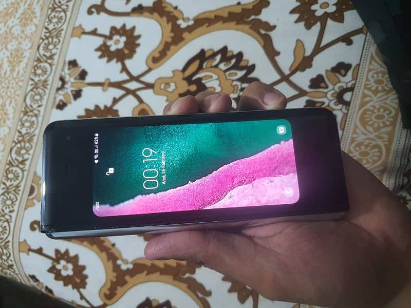 Samsung Galaxy Z Fold 1 Official 4