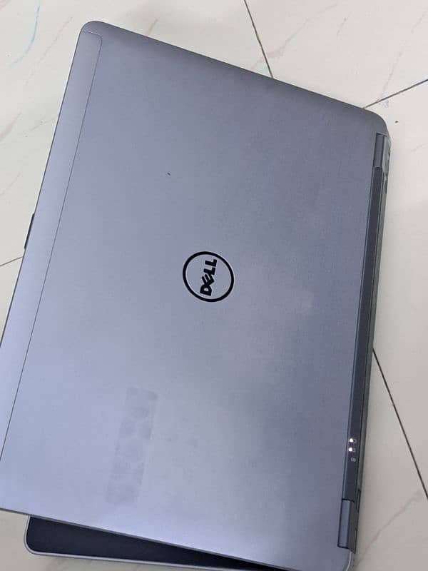 DELL Latitude E6440 0