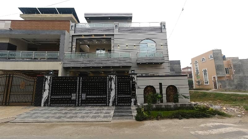 Beautifully Constructed House Is Available For Sale In Bismillah Housing Scheme 2