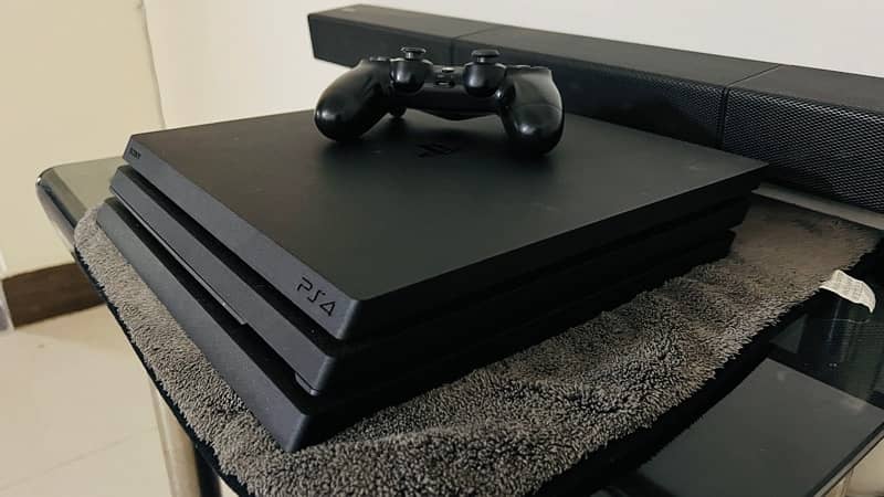 Playstation 4 Pro - 1TB (Mint Condition) 1