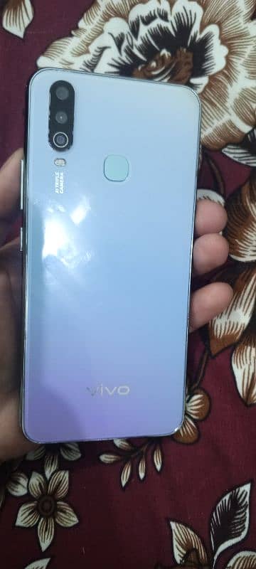 Vivo Y17 1