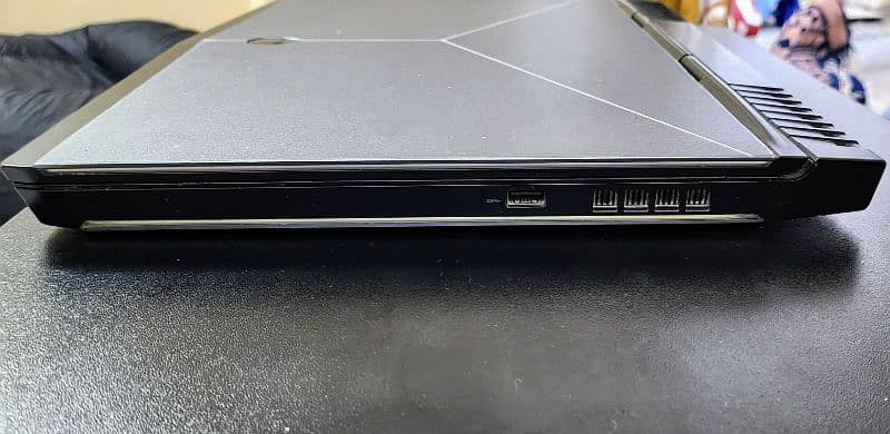 Dell Alienware Core i 7, 8th Generation 4