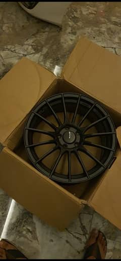 18" Enkei RS05