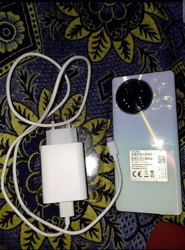 Tecno spark 20 pro plus 8 256 GB box charger all ok 0