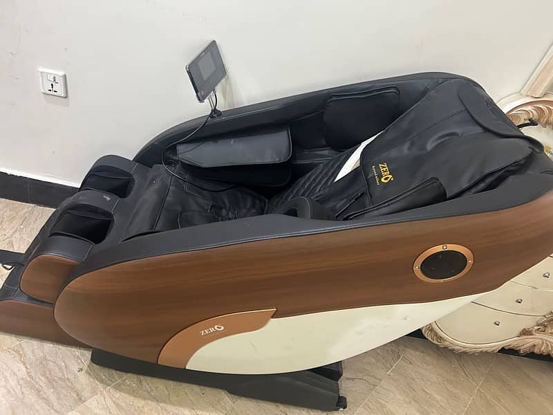 Massage chair zero u classic brand new condition 0