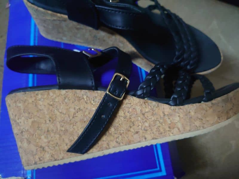 black sandal 0