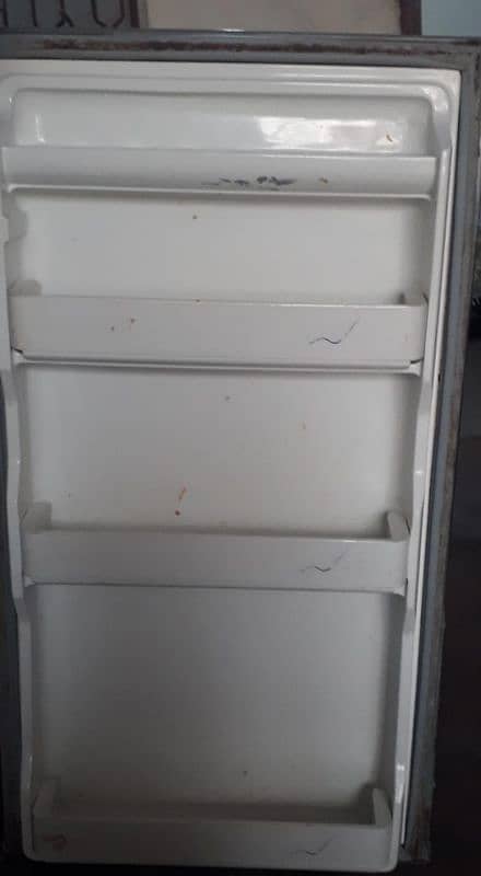 dawlance fridge medium size 1