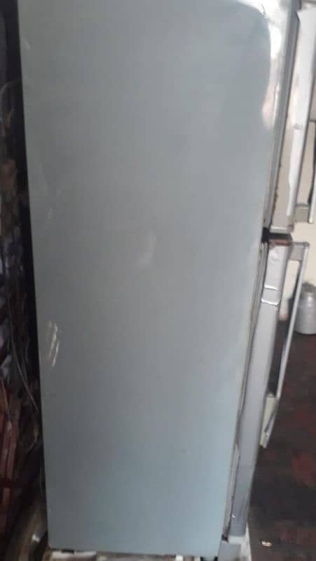 dawlance fridge medium size 3