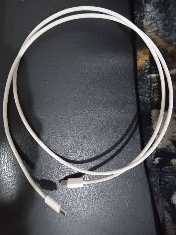 IPHONE 15 cable 2