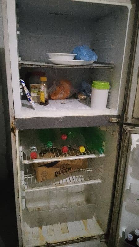 fridge medium size urgent sale 3