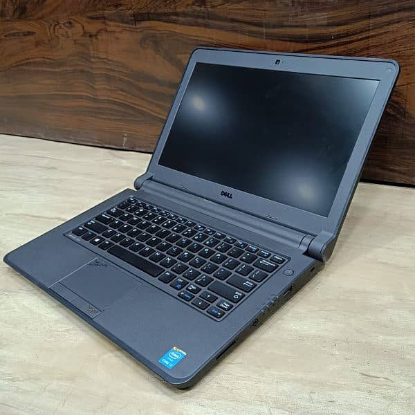 dell latitude 3350 Intel Core i5 5th generation Touch Screen 0