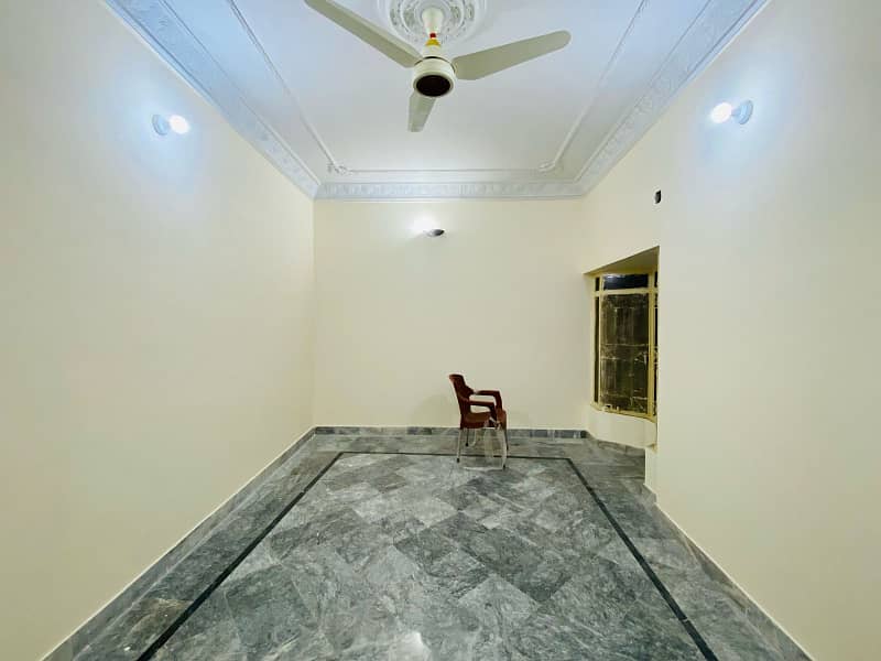 4 Marla Upper Protion For Rent In Mozang Lahore 9