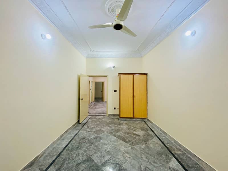 4 Marla Upper Protion For Rent In Mozang Lahore 11