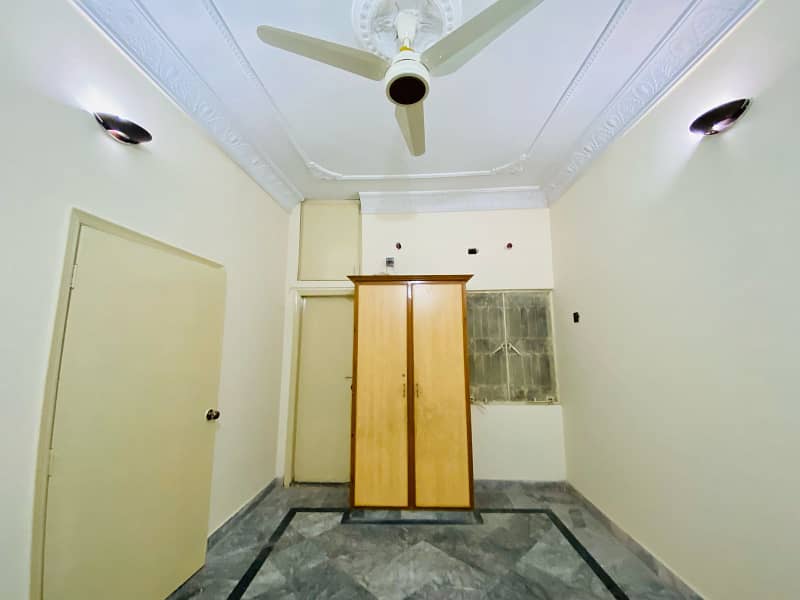 4 Marla Upper Protion For Rent In Mozang Lahore 12