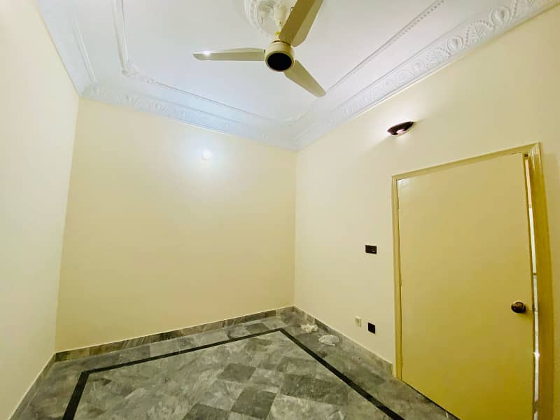 4 Marla Upper Protion For Rent In Mozang Lahore 13