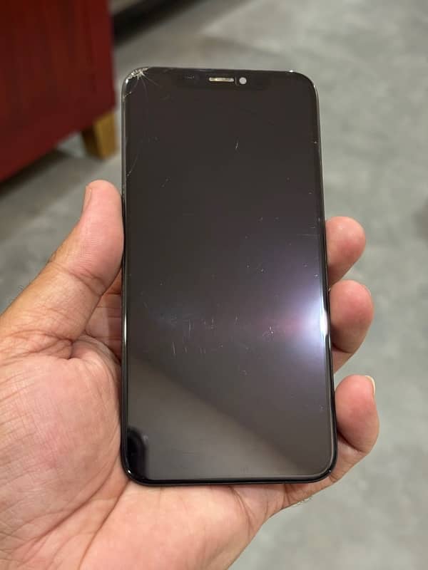 LCD of iPhone XS - Pull Out (Pin Dot) 1