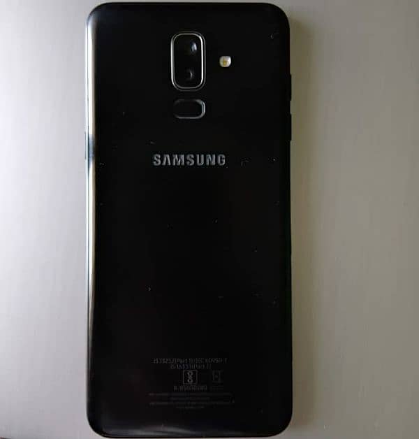 Samsung Galaxy j8 1