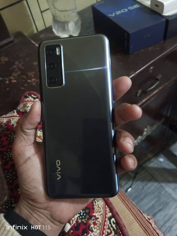 vVivo V20 SE 4