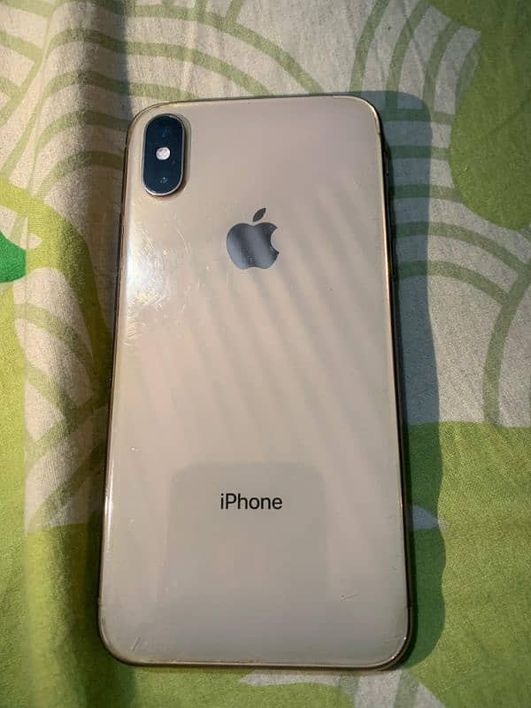 iPhone Xs Golden 2