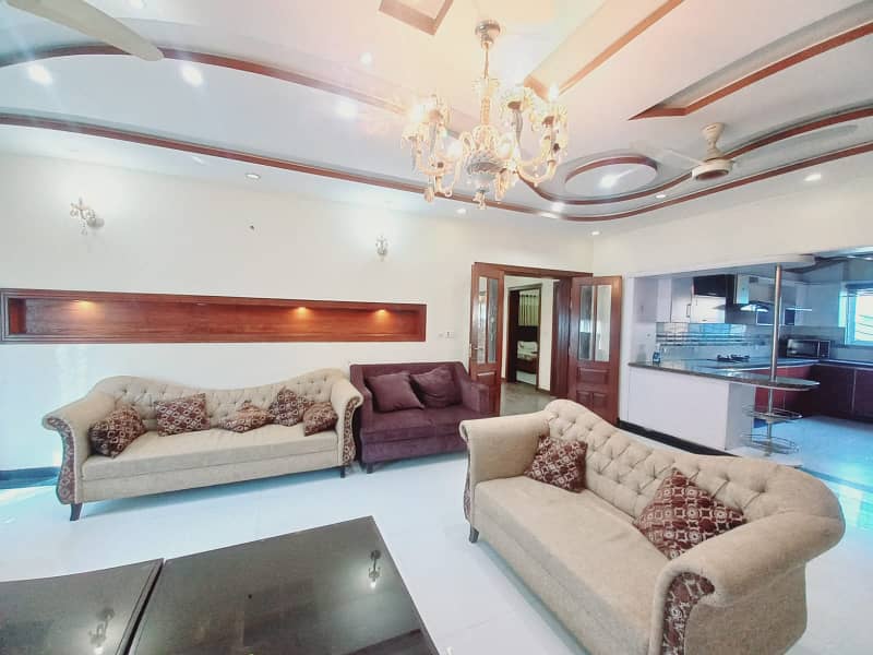 Corner luxury furnished Kanal house available for rent in phase 3 bahria town Rawalpindi. 9