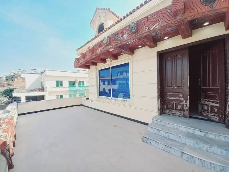 Corner luxury furnished Kanal house available for rent in phase 3 bahria town Rawalpindi. 20