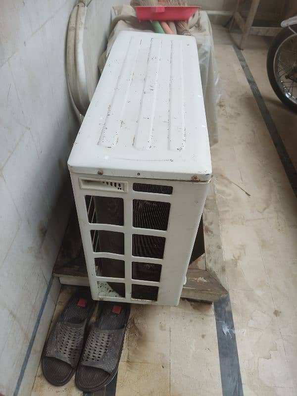 Gree 1 Ton inverter split AC 4