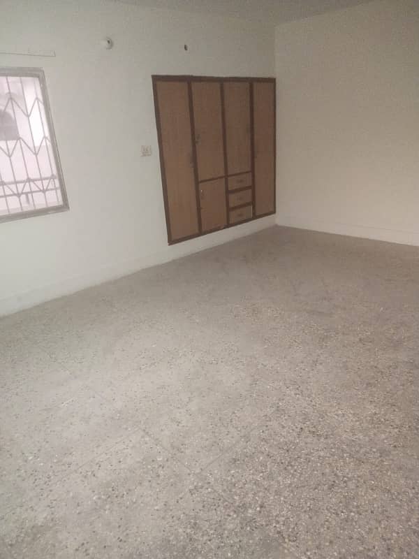 600 Yard 2nd Floor With Terrace in Gulshan. e. iqbal 13D/1 4