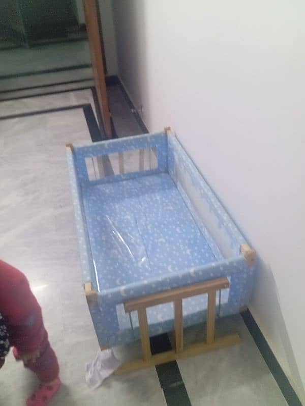 baby wooden cot 0