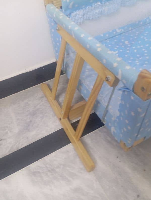 baby wooden cot 3