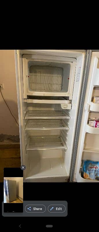 Dawlence fridge is up for sale 4