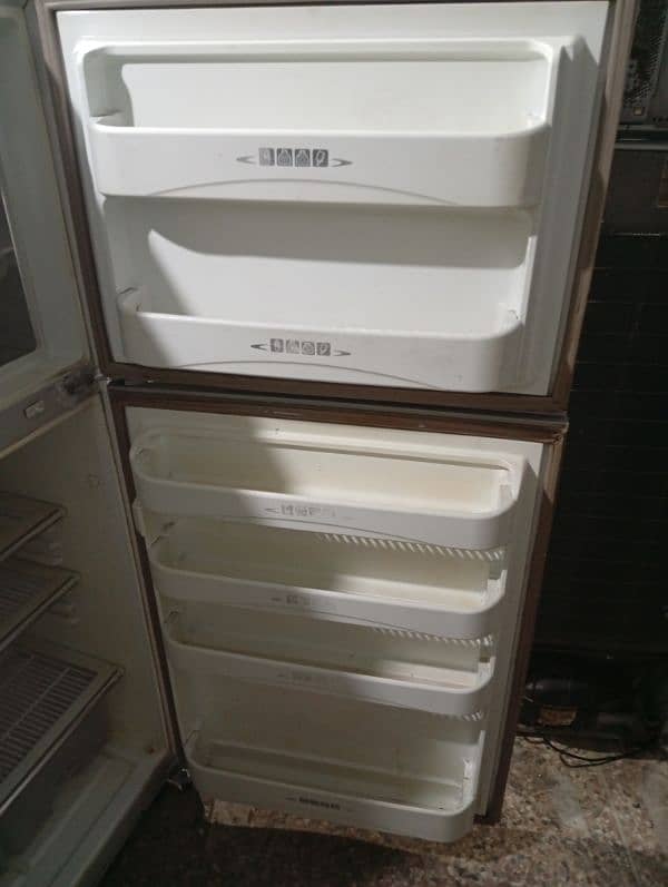 Dawlance fridge full size for sale 3