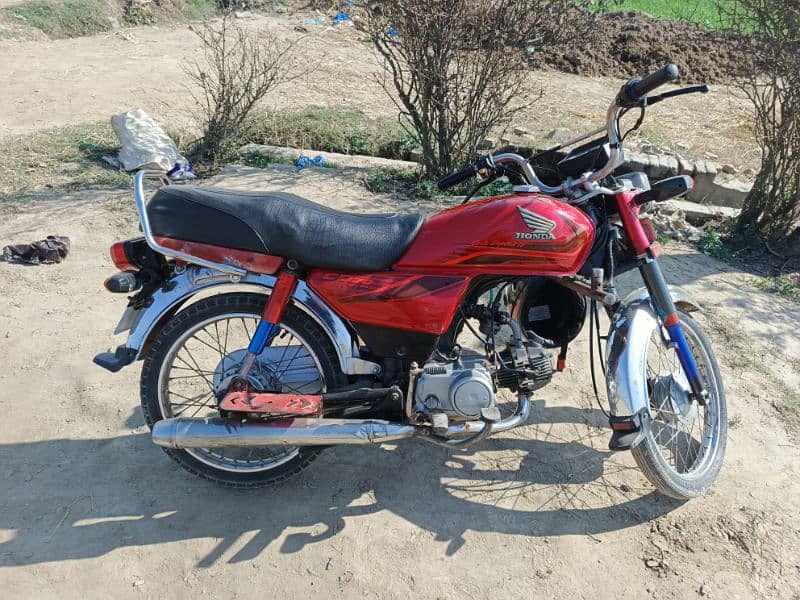 Honda CD 70 9