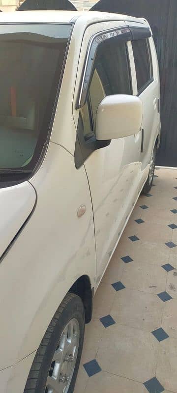 Suzuki Wagon R 2018 15