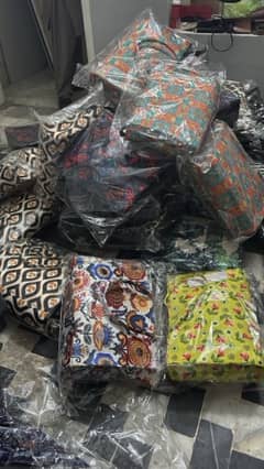 bags manufactured or cutting kay liye staff chahye.