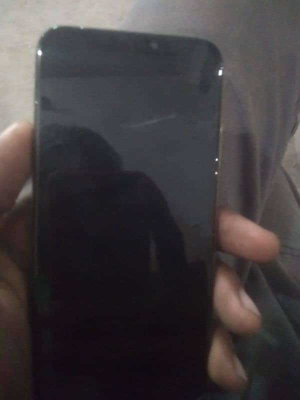 iPhone xs pta  parof daba box b ha 256gp  exchange b ho sakta ha mobil 0