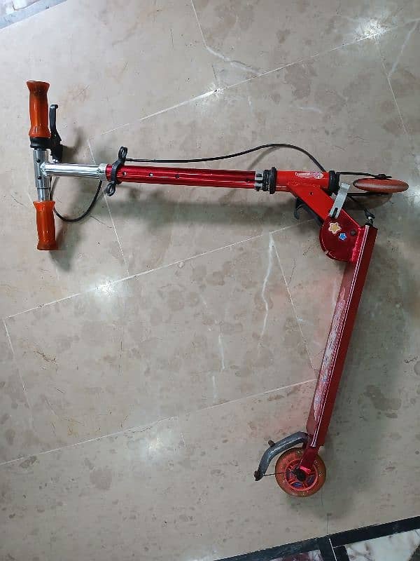 kids scooty good condition 2