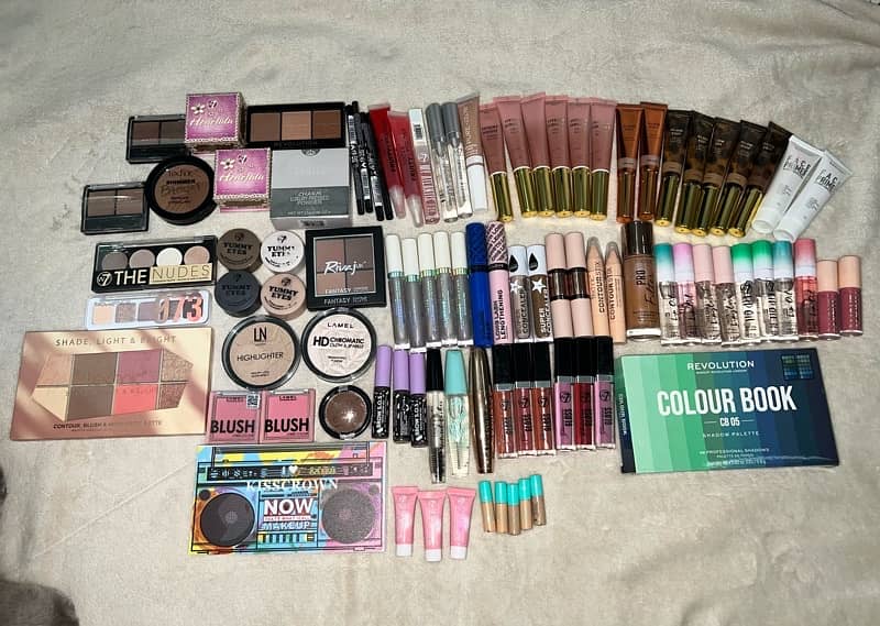 WHOLE SALE MAKEUP FOR SALE 1